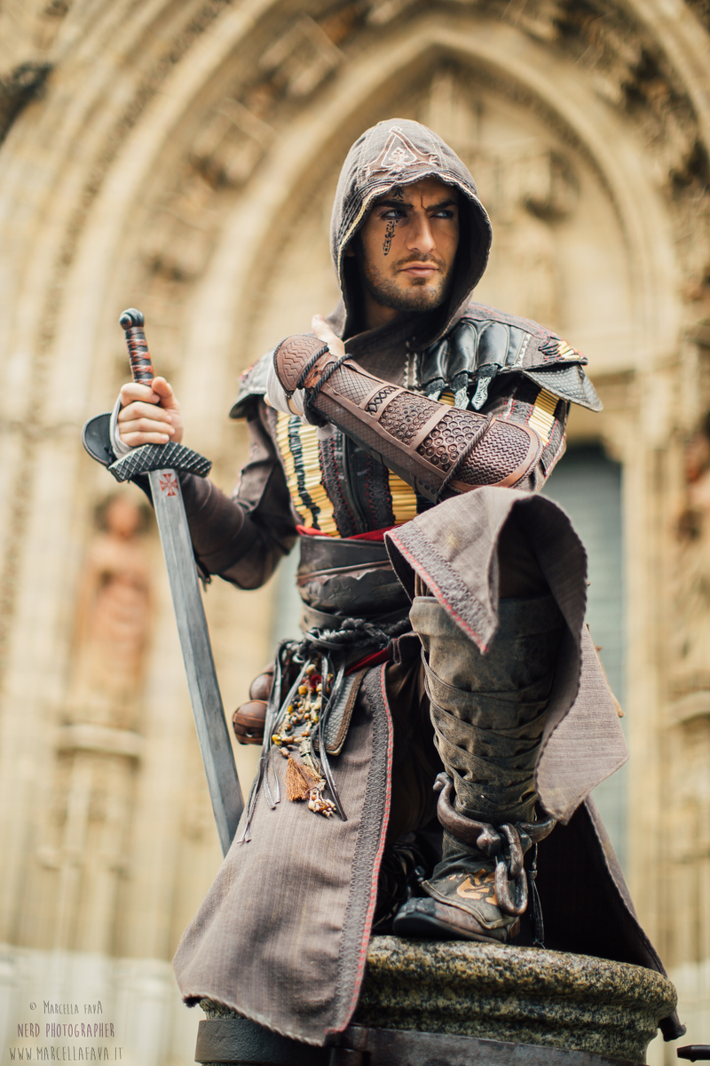 Cosplay by Leon Chiro